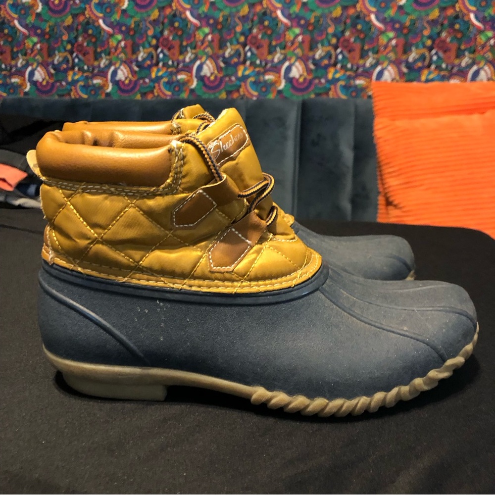 Women’s Size 8 Skechers Hampshire Duck Boots
